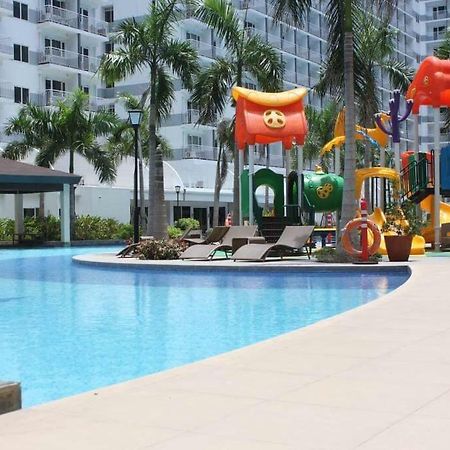 Deluxe Residence Manila Exterior foto