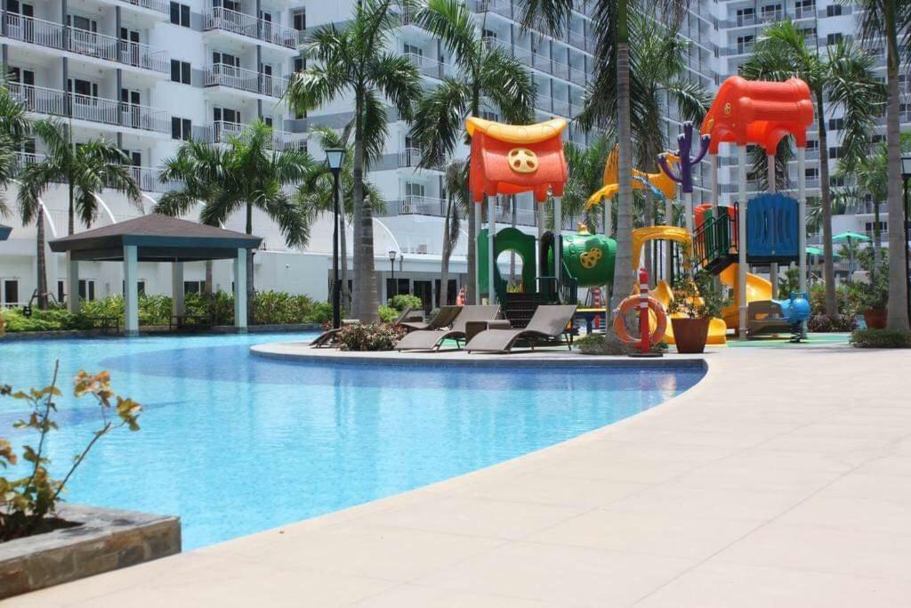 Deluxe Residence Manila Exterior foto